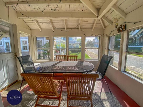 Cape Cod Home 994916