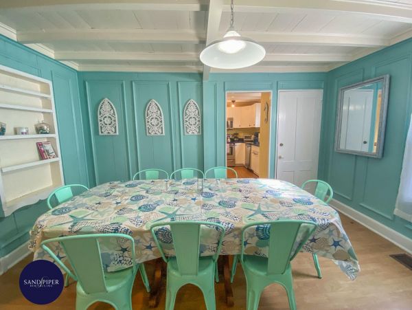 Cape Cod Home 994916