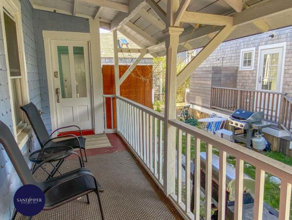 Cape Cod Home 994916