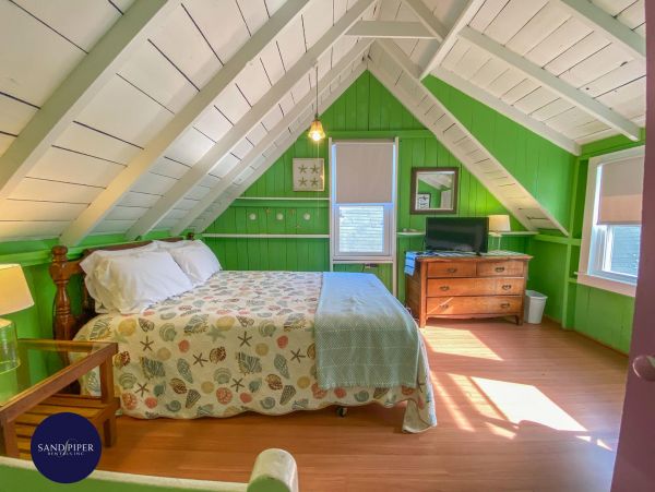 Cape Cod Home 994916