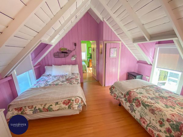 Cape Cod Home 994916