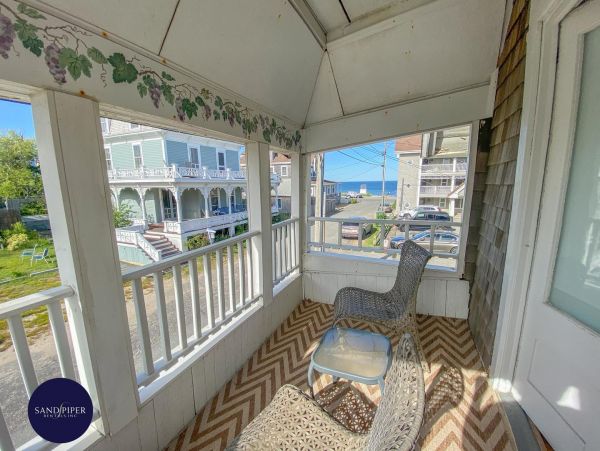 Cape Cod Home 994916