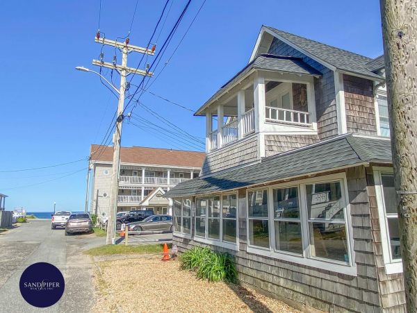 Cape Cod Home 994916