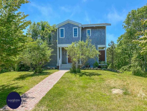 Cape Cod Home 994917