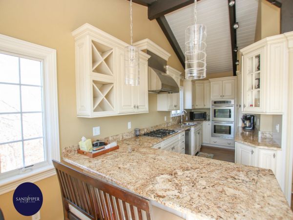 Cape Cod Home 994917