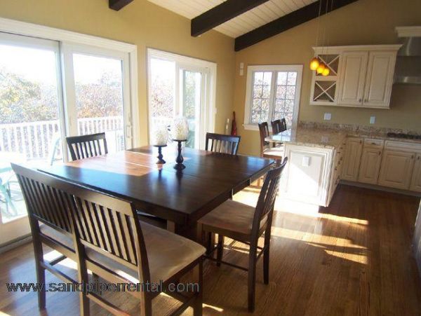 Cape Cod Home 994917