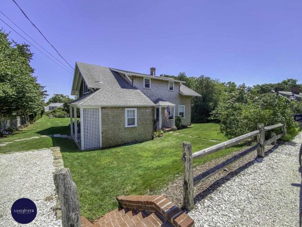 Cape Cod Home 994919