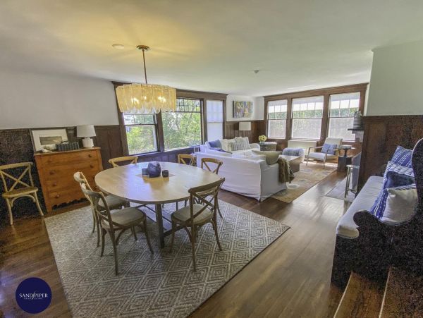 Cape Cod Home 994919