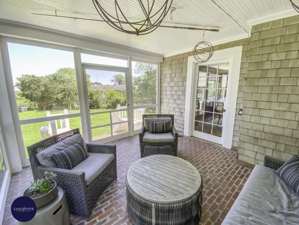 Cape Cod Home 994919