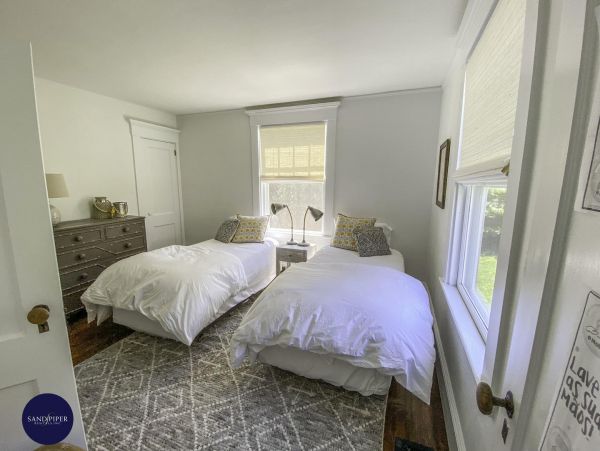 Cape Cod Home 994919