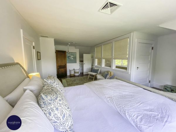 Cape Cod Home 994919