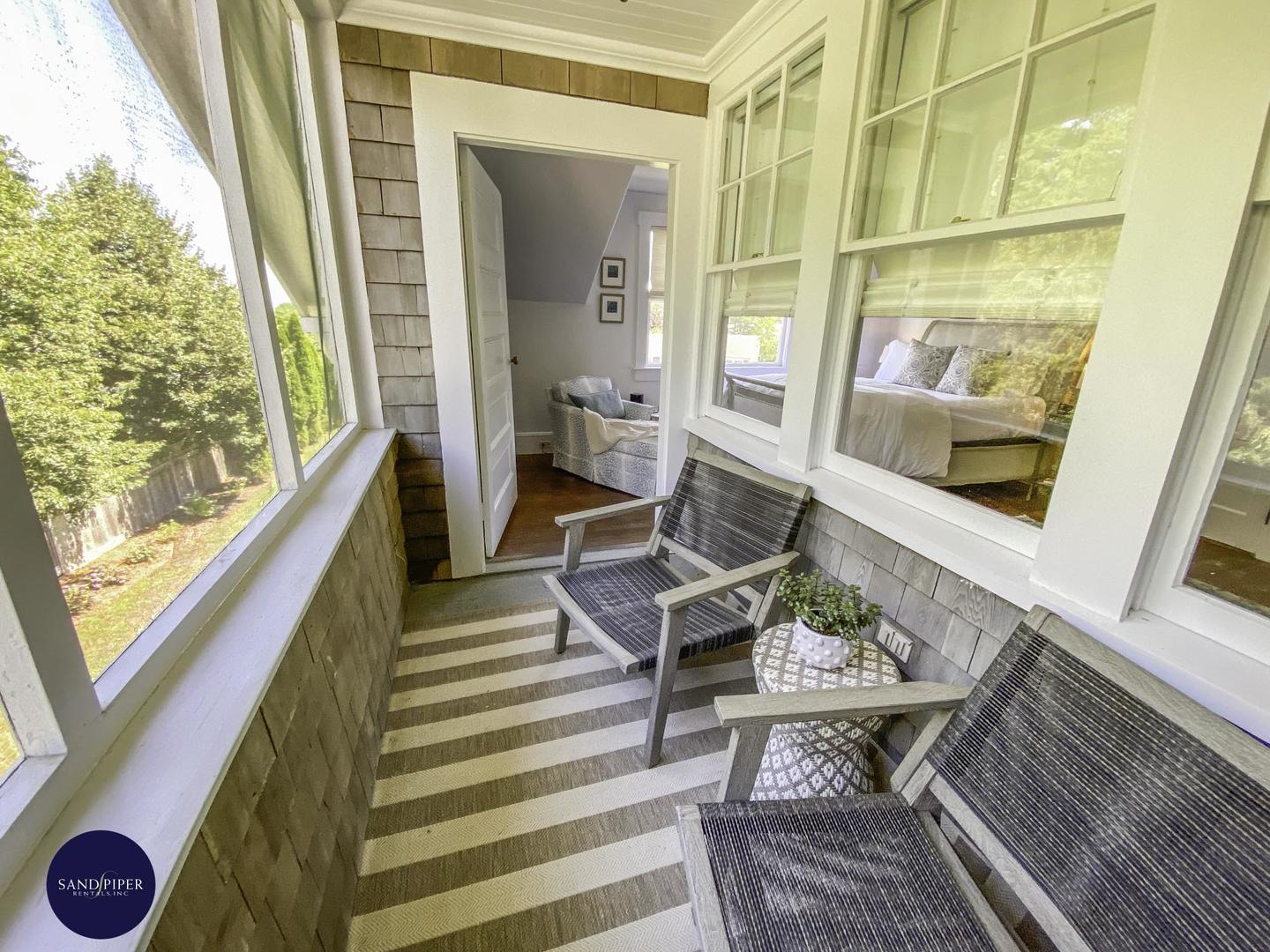 Cape Cod Home 994919