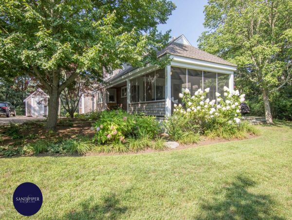 Cape Cod Home 994920