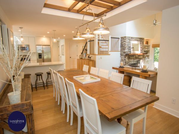 Cape Cod Home 994920