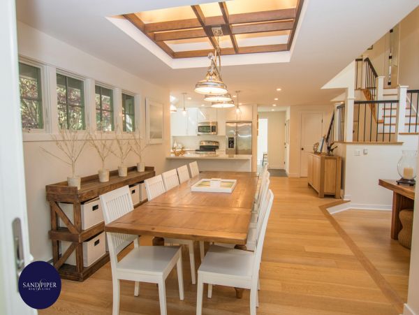 Cape Cod Home 994920