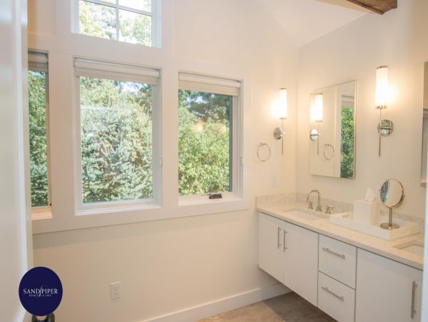 Cape Cod Home 994920