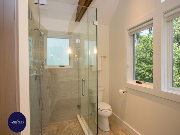 Cape Cod Home 994920
