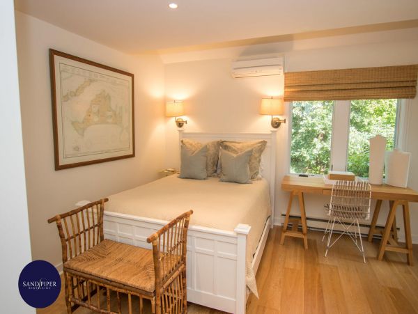 Cape Cod Home 994920