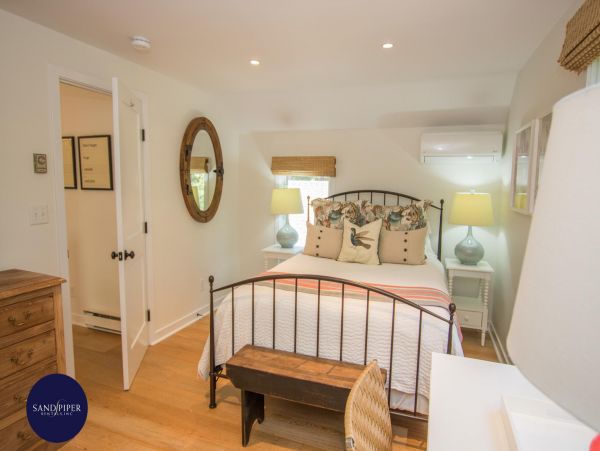 Cape Cod Home 994920
