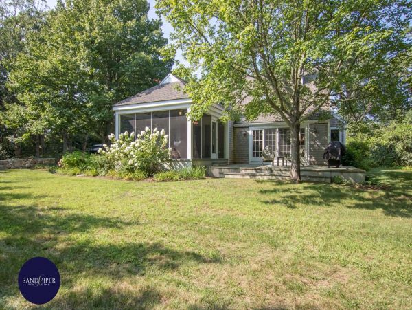 Cape Cod Home 994920