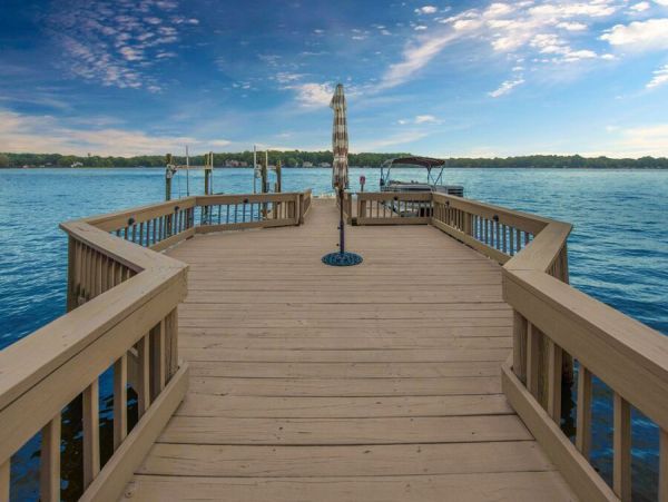 Lake Front North Carolina Vacation Pool Home 14 Guests