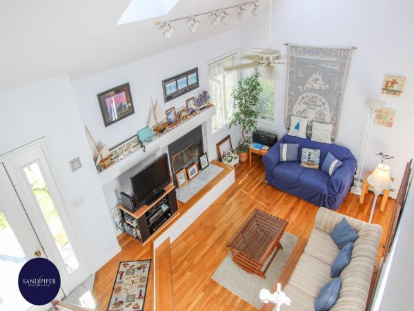 Cape Cod Home 994922