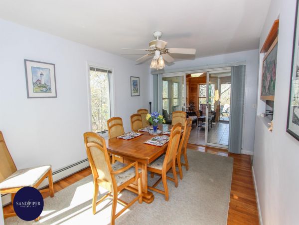 Cape Cod Home 994922