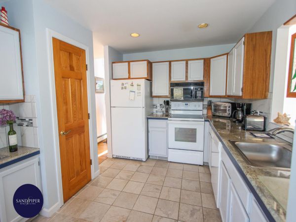 Cape Cod Home 994922