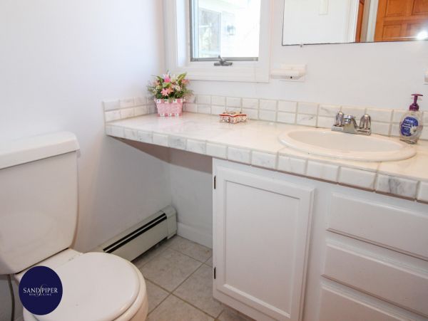 Cape Cod Home 994922