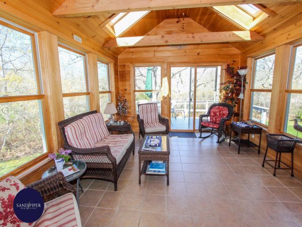 Cape Cod Home 994922