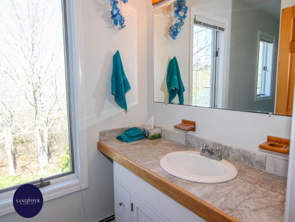 Cape Cod Home 994922