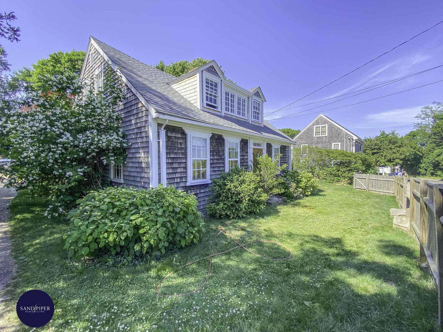 Cape Cod Home 994925