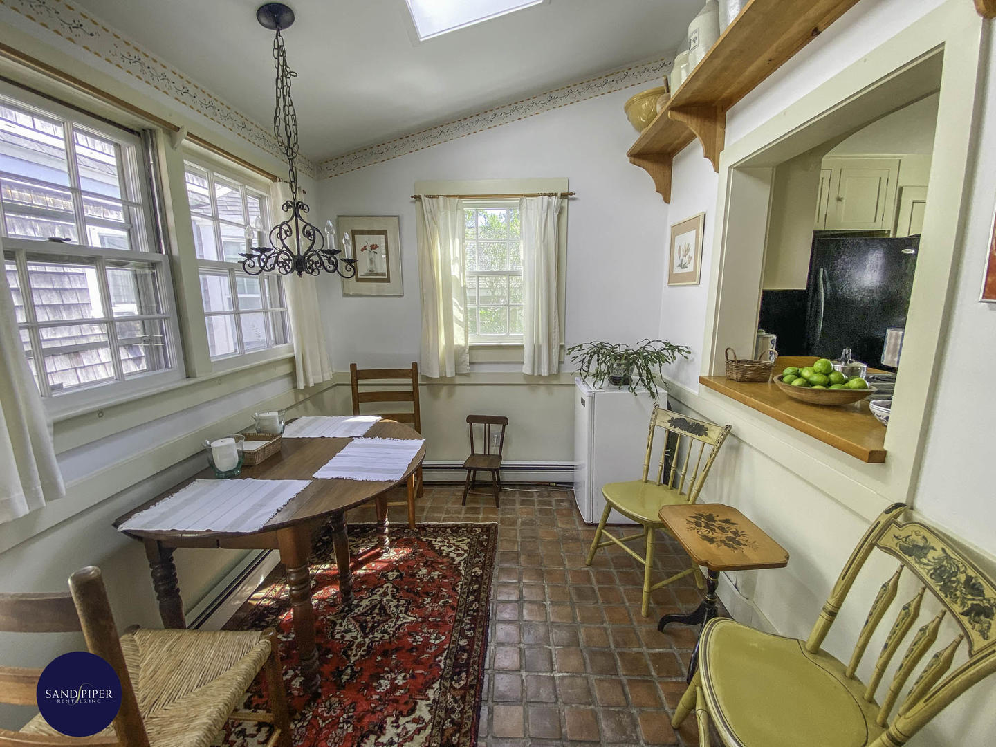 Cape Cod Home 994925