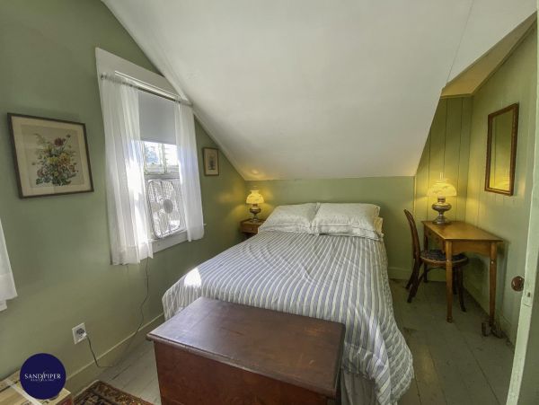 Cape Cod Home 994925