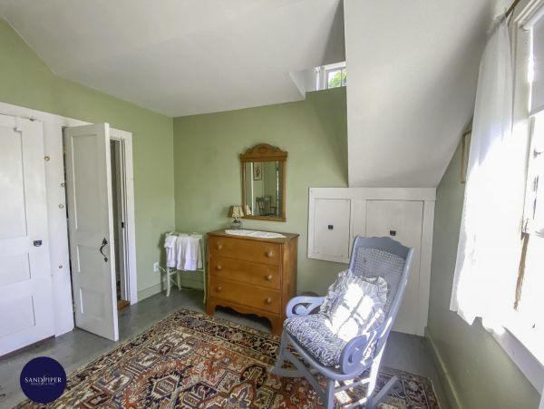 Cape Cod Home 994925