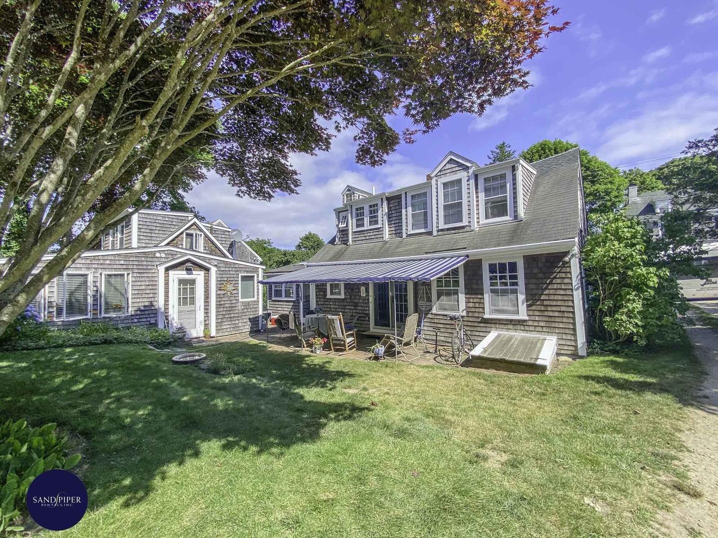 Cape Cod Home 994925