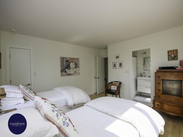 Cape Cod Home 994926