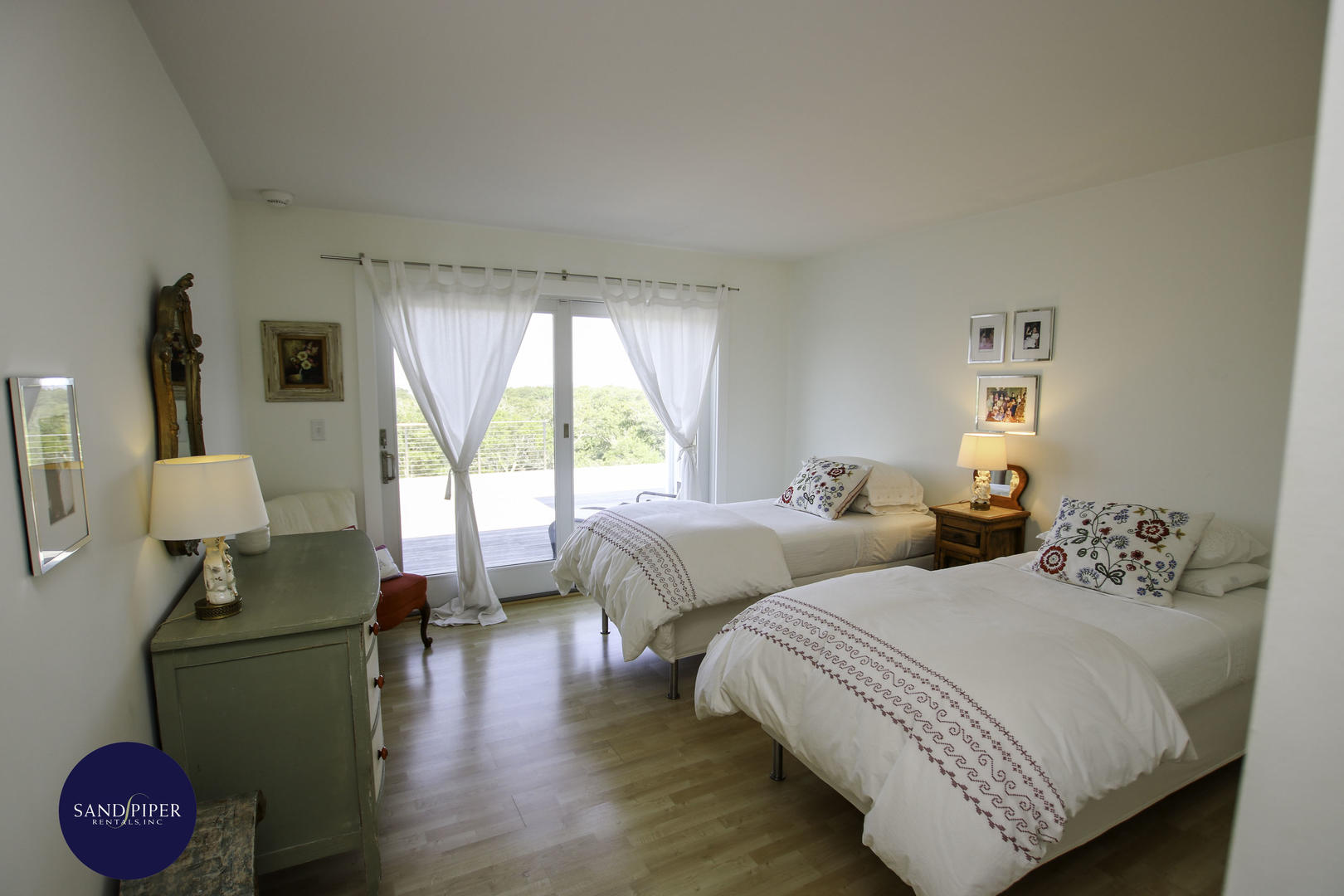 Cape Cod Home 994926