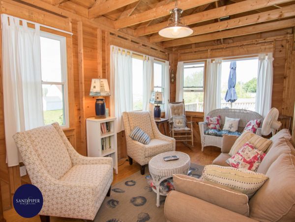 Cape Cod Home 994927