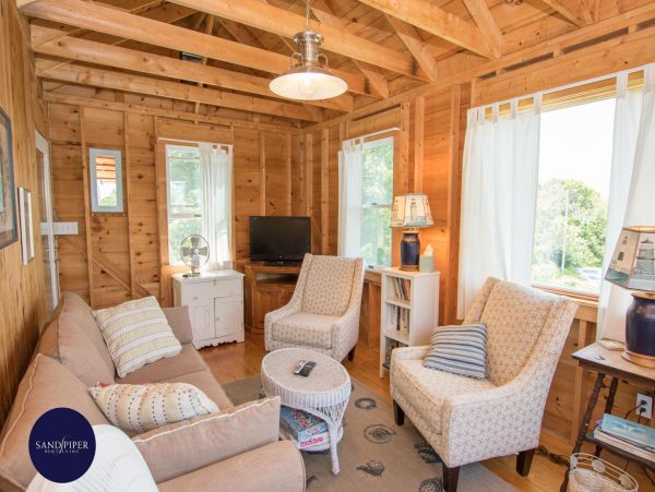 Cape Cod Home 994927