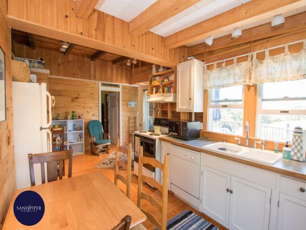 Cape Cod Home 994927