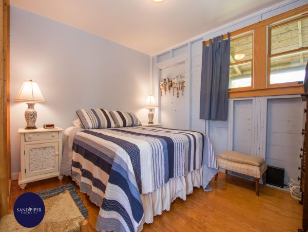 Cape Cod Home 994927