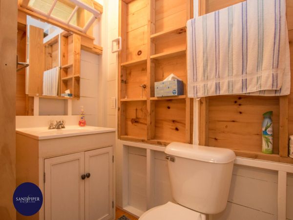 Cape Cod Home 994927