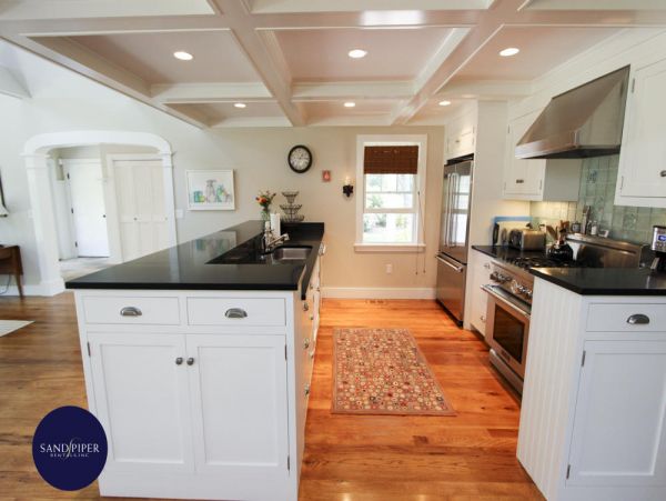 Cape Cod Home 994928