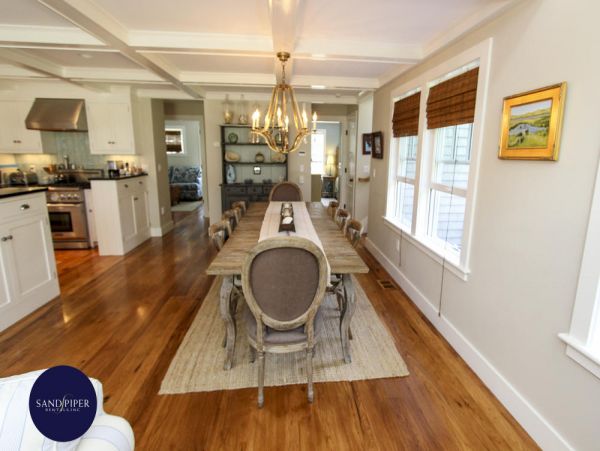 Cape Cod Home 994928