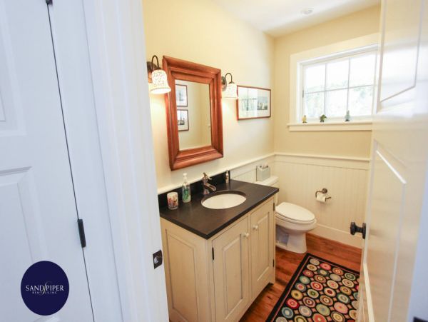 Cape Cod Home 994928