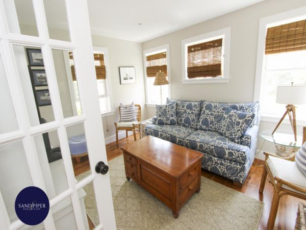 Cape Cod Home 994928