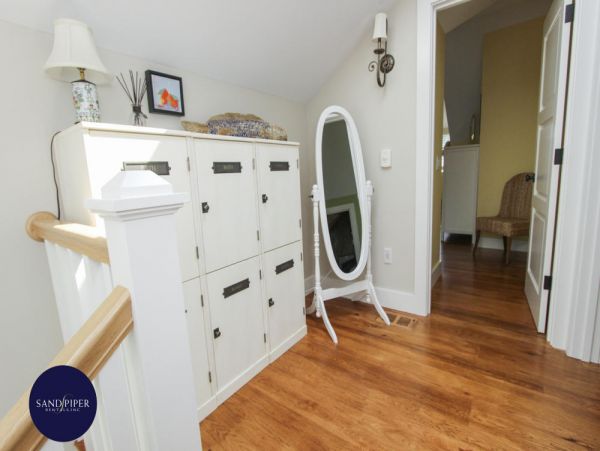 Cape Cod Home 994928