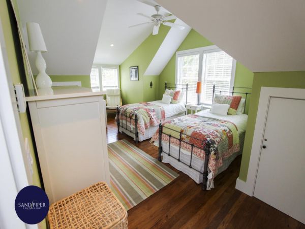 Cape Cod Home 994928
