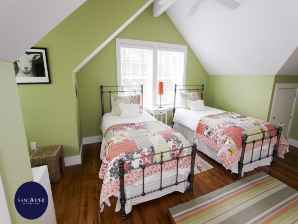 Cape Cod Home 994928